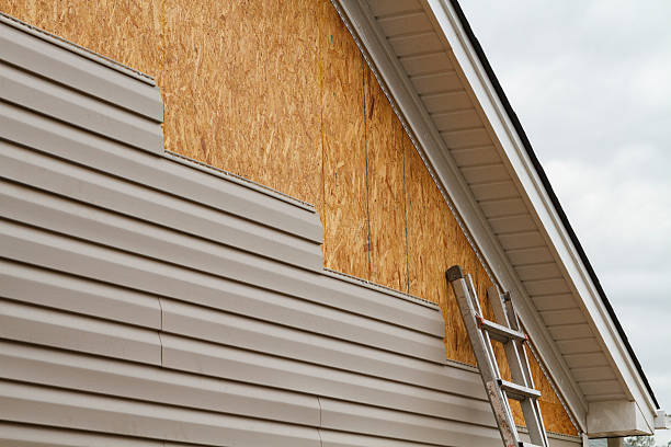 24/7 Emergency Emergency Siding Repair experts in Colchester, IL